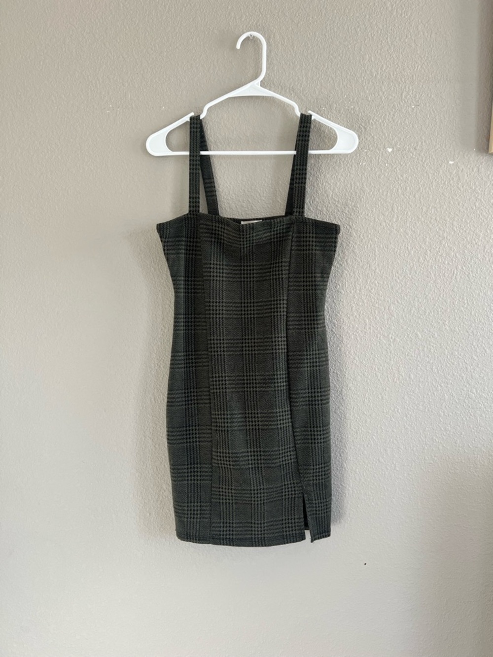 Heart & Hips Black Plaid Mini Sheath Dress with short slit in Front